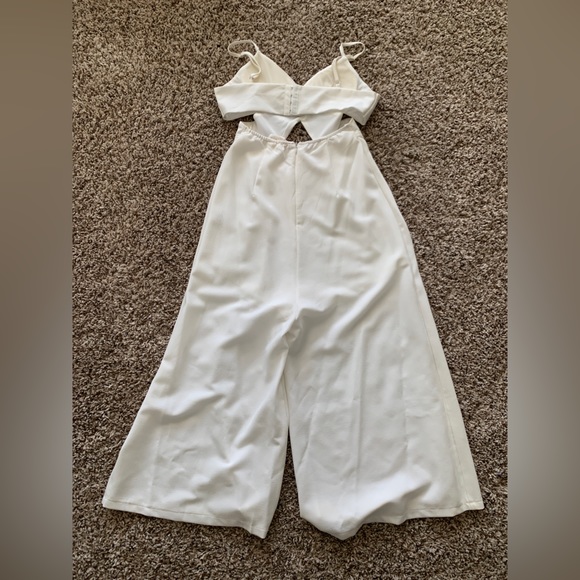 WHITE L’ATISTE JUMPSUIT - WORN ONCE FOR HEADSHOTS - Picture 5 of 7